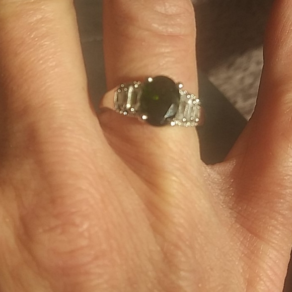 Ring - Picture 2 of 8